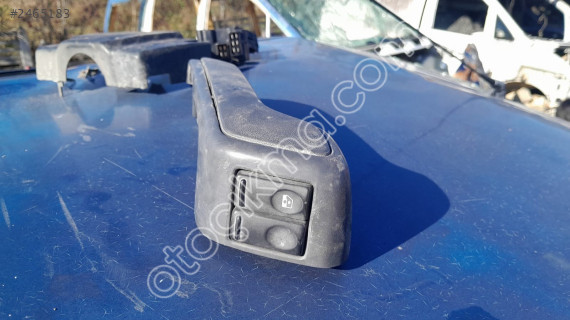 Renault 19 sag on kapi ic kolu yedek parça
