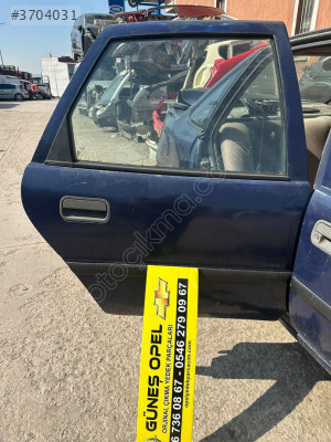 OPEL VECTRA A SAĞ ARKA KAPI HATASIZ ORJİNAL GM