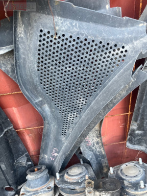 Volkswagen Golf 7 Ön Cam Izgarası Sağ Sol