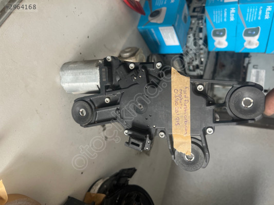 FORD FİESTA ARKA CAM SİLECEK MOTORU
