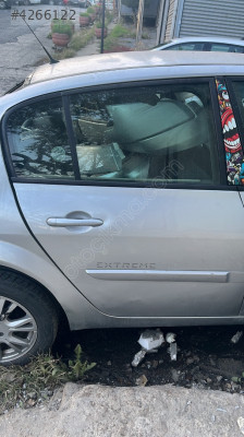 RENAULT MEGANE 2 SAĞ ARKA KAPI HATSIZ SÖKME