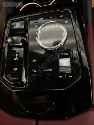 BMW G60 ÇIKMA PARK VİTES PANELİ