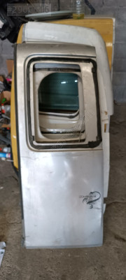 Eski kasa Fiat Doblo çiftli bagaj sağ taraf