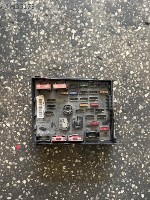 3C0937125A VOLKSWAGEN PASSAT B7 ÇIKMA ORJİNAL SİGORTA KUTUSU