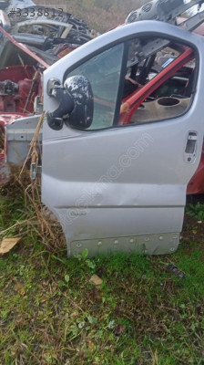 Renault trafik sol ön kapı çıkma