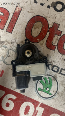 5Q0959812E skoda octavia 2018 sağ cam motoru