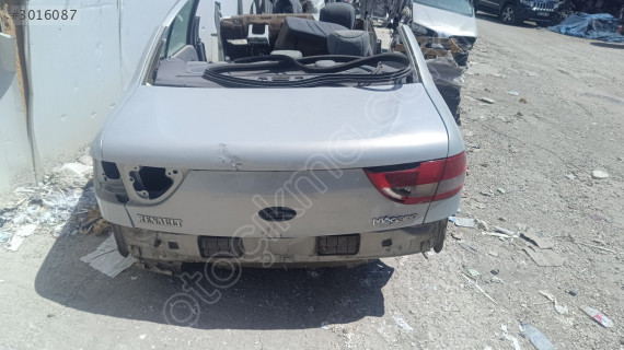 Megane 1 arka bagaj kapağı