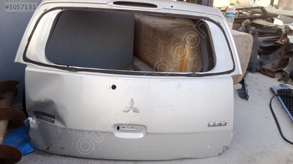 Mitsubishi colt bagaj kapağı çıkma yedek parça