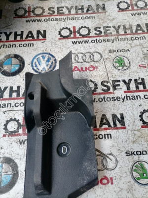 5G6858831 golf 7 bagaj yuva kaplama ayağı sol