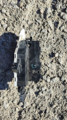 Peugeot 207 sol ön kapı kilidi