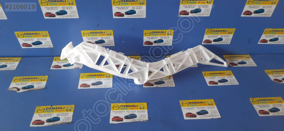 Mazda 3   Tampon Braketi Sağ Arka