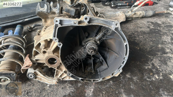 FORD FOCUS 2.5 1.6 DİZEL 5 İLERİ MANUEL ŞANZIMAN BURSA MG