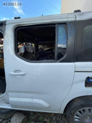 OPEL COMBO E DOLU SOL ARKA SÜRGÜLÜ KAPI ÇIKMA SÖKME YEDEK PARÇA