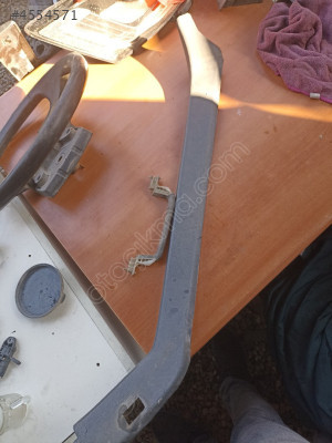 Renault Broadway Sağ Ön Cam Direk Bakalit