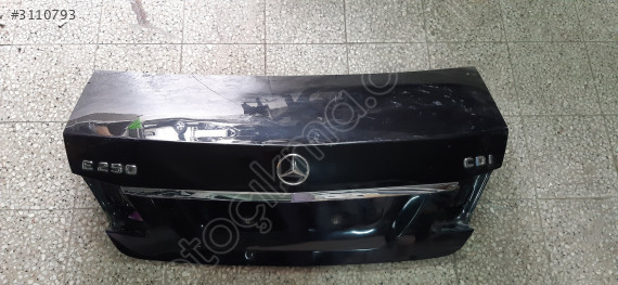Mercedes E 212 BAGAJ