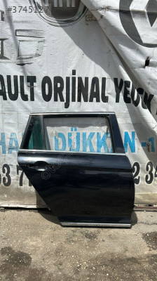 VOLKSWAGEN PASSAT B8 VARİANT ORJ SAĞ ARKA KAPI HATASIZ