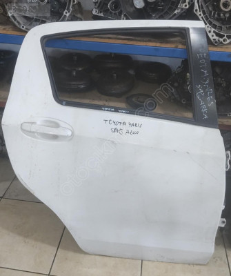 TOYOTA YARIS HATASIZ SAĞ ARKA KAPI