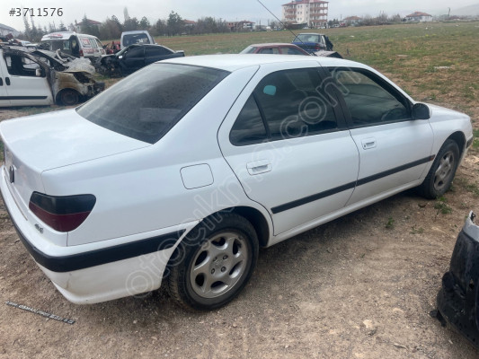 Peugeot 406 sağ ön kapı