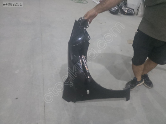 MAZDA 3 HB SİYAH SAĞ ÖN ÇAMURLUK ORJINAL