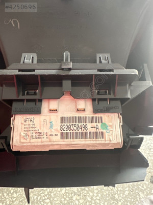 Renault megane 2 clio kangoo radyo bilgi ekranı 8200350498