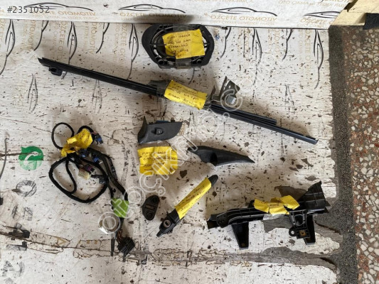 FİAT MAREA SAĞ ÖN KAPI CAM DİREK PLASTİĞİ ORJİNAL ÇIKMA