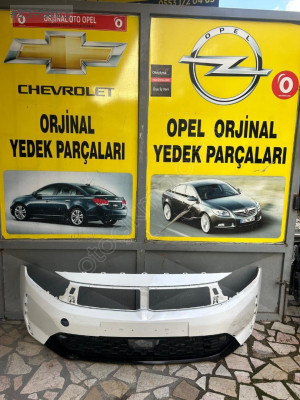 Opel Corsa f 2024 ön tampon beyaz renk