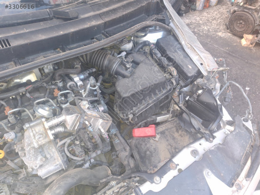 TOYOTA AURİS 1.4 DİZEL HAVA FİLTRE KUTUSU ORJİNAL ÇIKMA