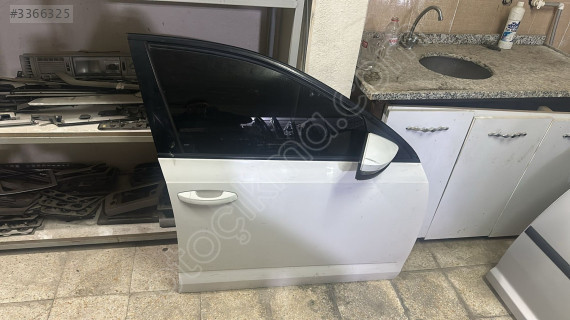 2014-2017 SKODA OCTAVİA SAĞ ÖN KAPI BEYAZ ORJ ÇIKMA
