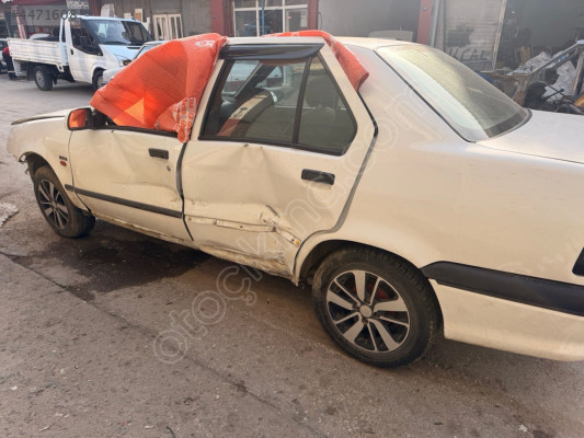 Renault r19 sol arka kapı camı