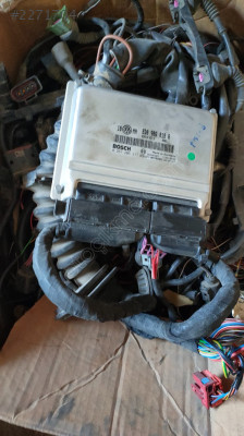 Wolkswagen Passat çıkma tesisat motor beyni 8d0906018r