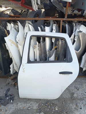 Dacia Duster sol arka kapı