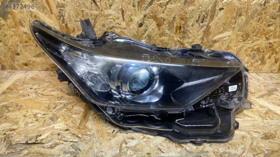 TOYOTA AURİS 2017 SAĞ ÖN FAR 81110-02K30