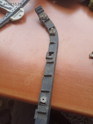Hyundai Accent Blue Arka Tampon Sağ Bıraket