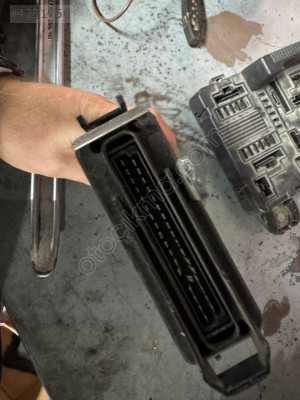 Volkswagen Passat 1.8 Motor Beyni 0280000739 443907403G