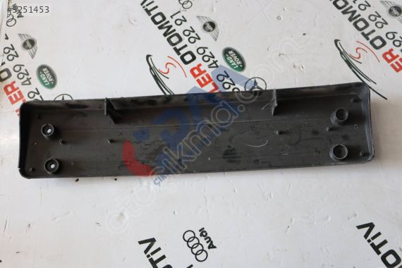 BMW 1 SERİSİ F40 ÖN PLAKALIK 51118071152
