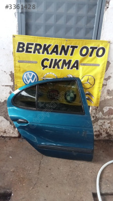 Renault Megane1 sağ arka kapı dolu 50 TL