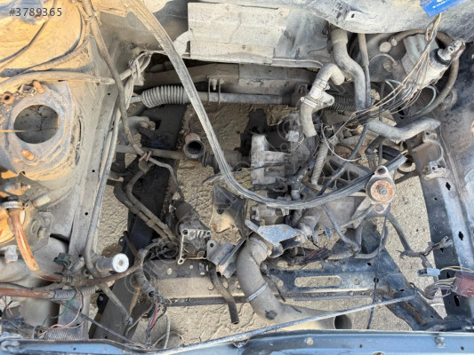 RENAULT 19 MOTOR TRAVERSİ ORJINAL ÇIKMA TEMİZ