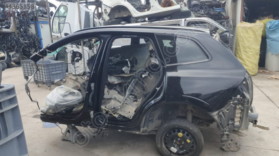 volvo xc60 2023 kesme tavan arka (boş) (son fiyat)