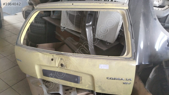 CORSA B BAGAJ KAPAĞI