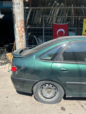 RENAULT LAGUNA 1 SAĞ ARKA ÇAMURLUK
