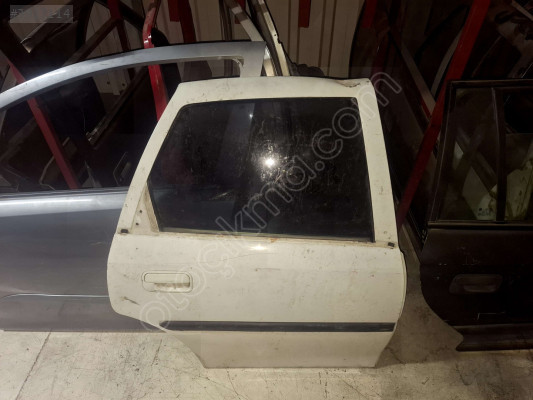 ÖZMEN OPEL VECTRA B SAĞ ARKA KAPI