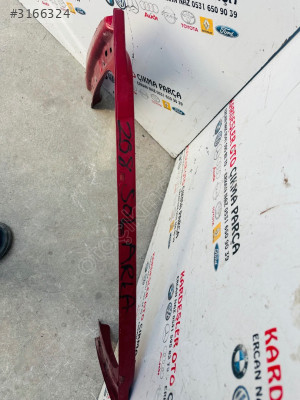 Peugeot 208 sol arka kapı diregi