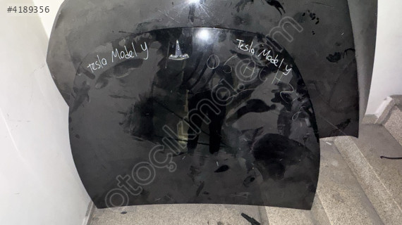 TESLA MODEL Y ÖN KAPUT