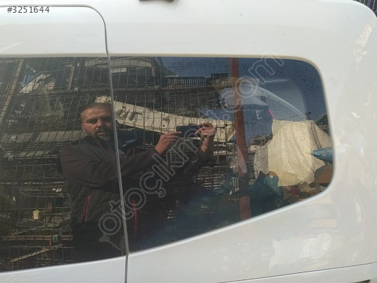 ÇIKMA FORD COURİER SOL ARKA KELEBEK CAMI ET76-A29751-B