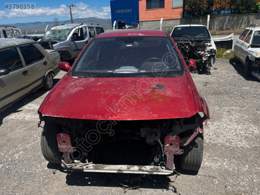 Renault Megane 2 Çıkma Yedek Parçaları