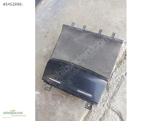 AUDİ A3 SÖKME ORTA KONSOL KÜLLÜK 2004 - 2012 8P0857951