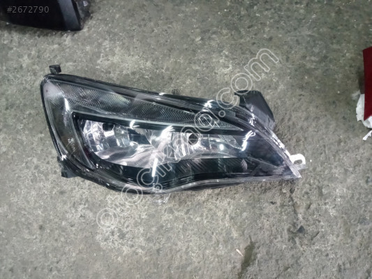 OPEL ASTRA J SAĞ ÖN LEDLİ FAR 2016 ÇIKMA PARÇA