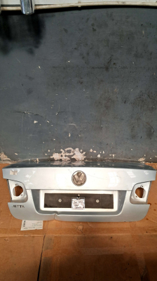 BAGAJ KAPAĞI - JETTA 04-11 - 1K5827025AE