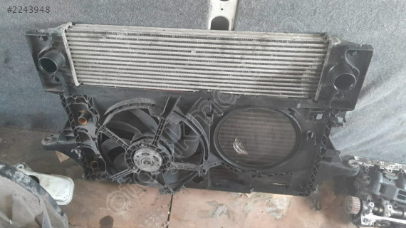Master 2 - 2.5 dci şu radyatör, interkol, fan set çıkma