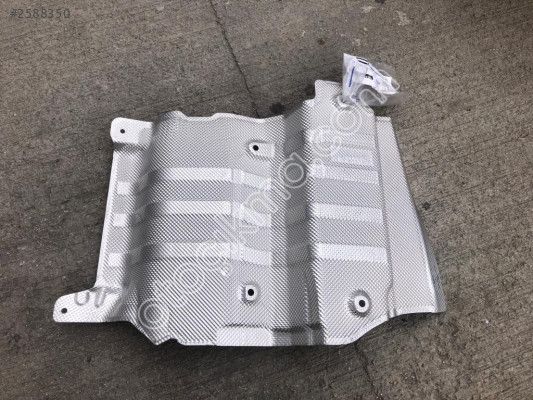 MERCEDES E SERİ W213 EGZOZ ISI KALKANI 2136809808
